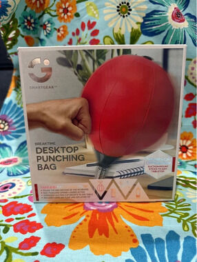 SmartGear Breaktime Desktop Punching Bag | Stress Relief Desk Toy | New in Box